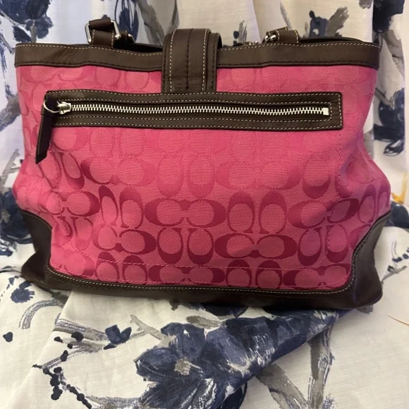 COACH Hampton Signature Collection Magenta STYLE F13022 - Picture 2 of 15